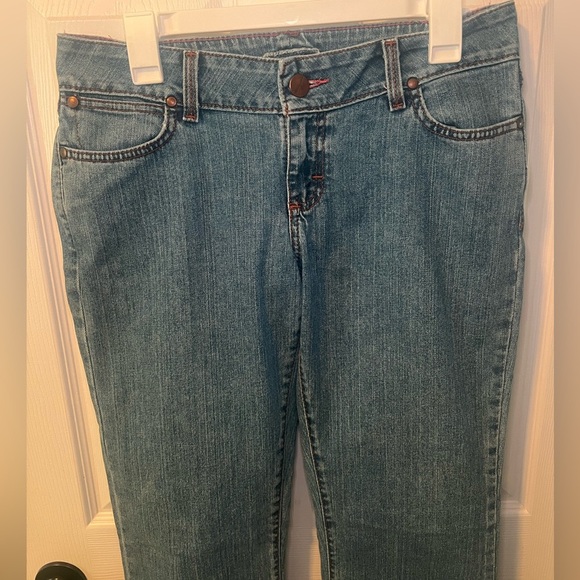Women’s Wrangler Premium Patch Jeans with pink stitching Size 7/8x32 - Picture 2 of 7